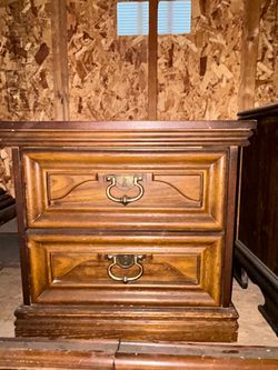 End table / nightstand
