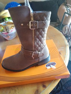 Bota varias medidas $18 para dama