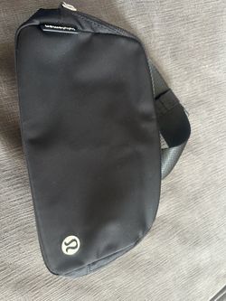 Lulu lemon Black belt Bag brand New 