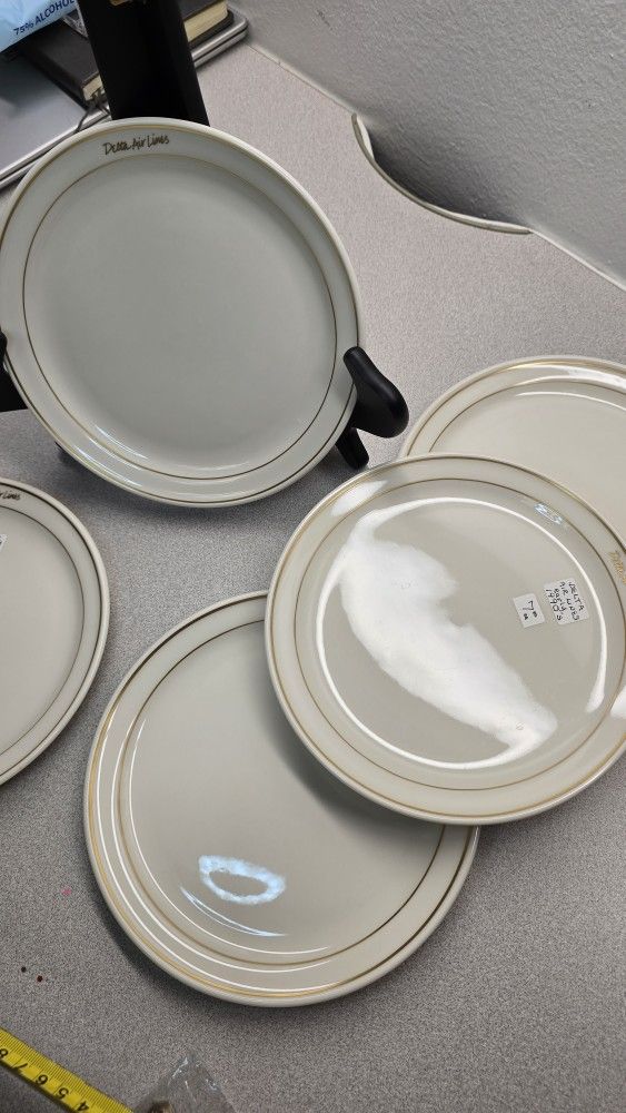 Set of 5 Vintage Delta Air Lines Plates 7" Gold Trim Airline China 1990s