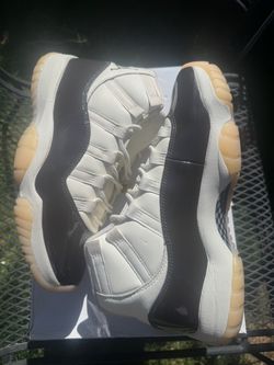 Jordan 11 Retro Neapolitan (Women's) Size 8.5Women