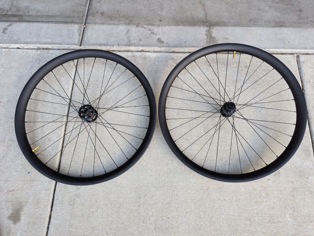 27.5 Carbon Wheelset Derby Rims, DT350/AC Hubs