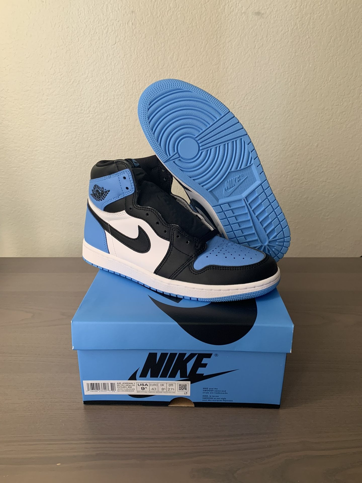 Jordan 1 Retro High OG UNC Toe Size 9.5