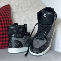 LOUIS VUITTON Rivoli Ankle Sneakers 'Grey Monogram' 1A8EA