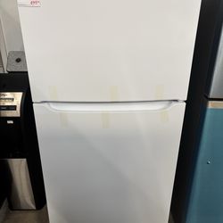 New Frigidaire 30” 18.3 Cu Ft Top Freezer Bottom Refrigerator