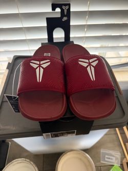 Men’s Nike KOBE OFFCOURT SLIDE size 9