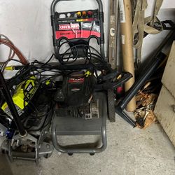 Craftsman Briggs  And Stratton 2200 Psi  4.5 Hp Pressure Washer 