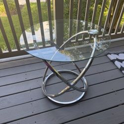 Glass side table need gone ASAP