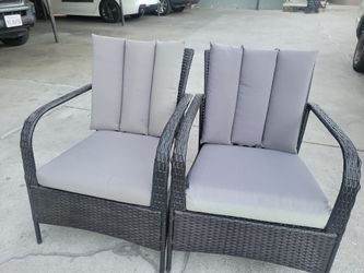 2 SILLAS DE PATIO