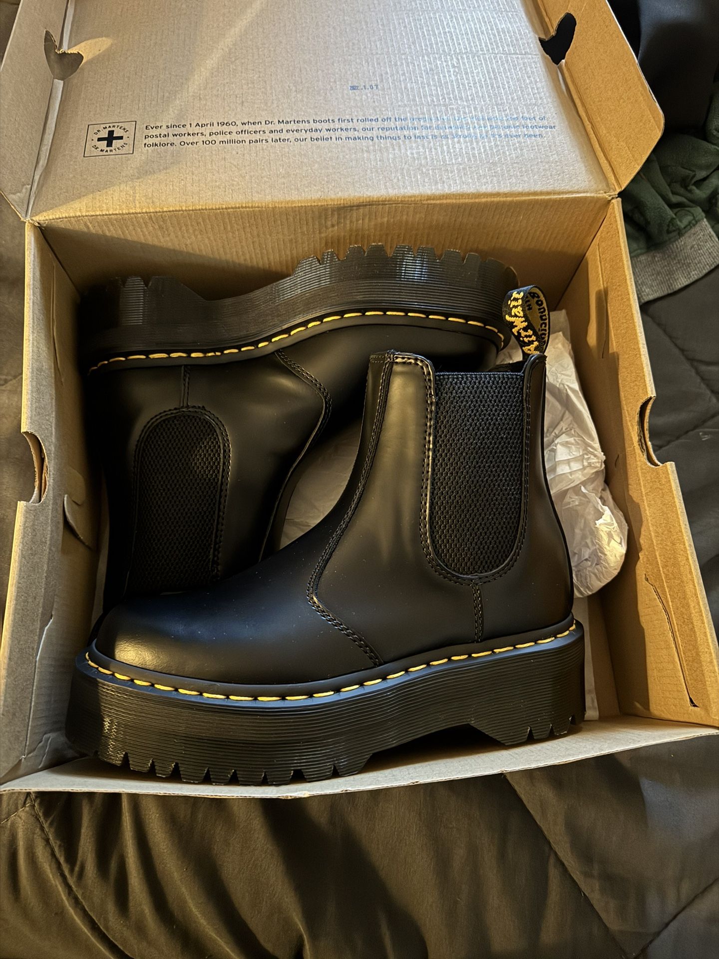 Smooth leather Platform Chelsea Boots