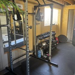 Squat Rack With Pull Up Bars