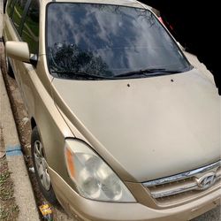 2007 Hyundai Entourage