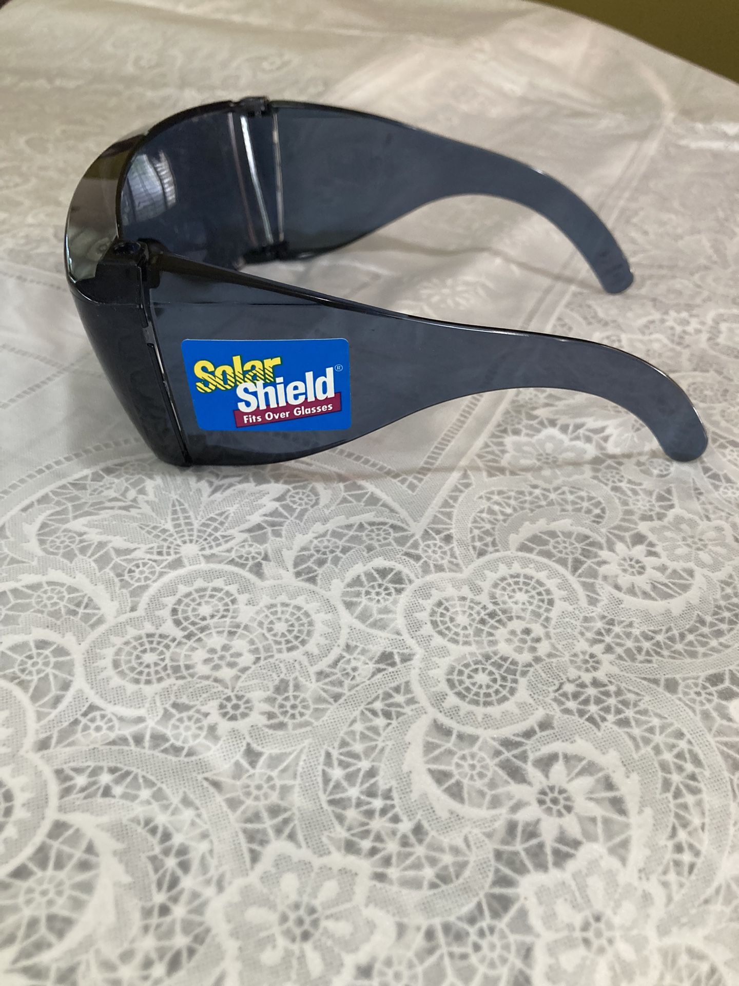 Fashionable Solar Shield Sunglasses