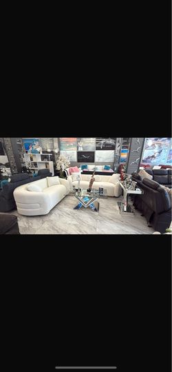 Vendo sofá y loveseat totalmente Nuevo , blancos comodo excelente material