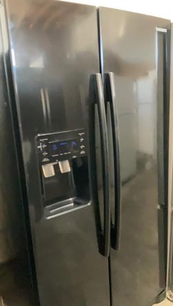 Samsung Side By Side Black Fridge
