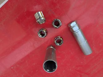 Gorilla wheel lock 14 mm X 1.5 with 2 keys.
