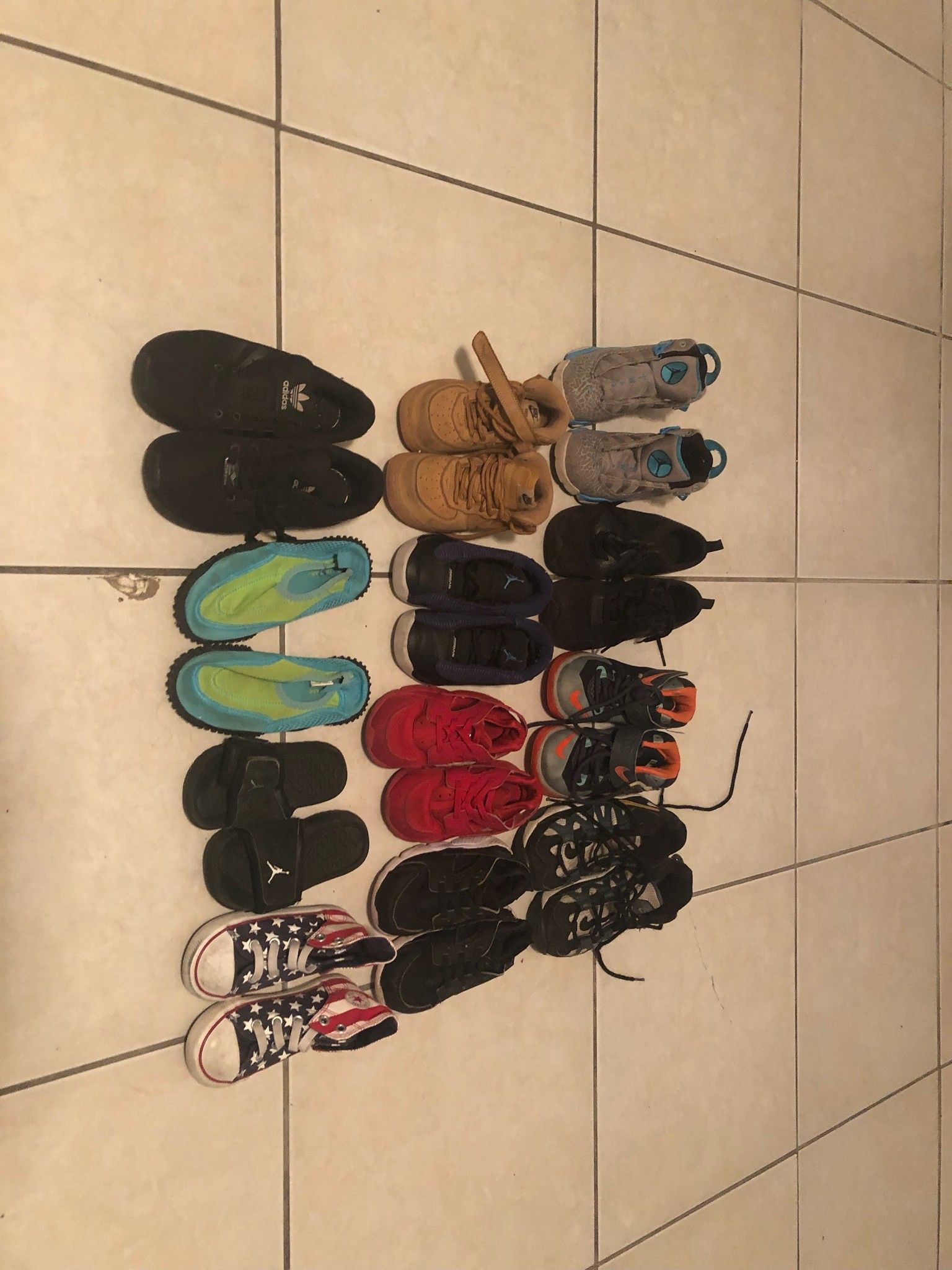 Kids sneakers