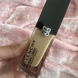 Givenchy Prisme Libre Foundation Makeup