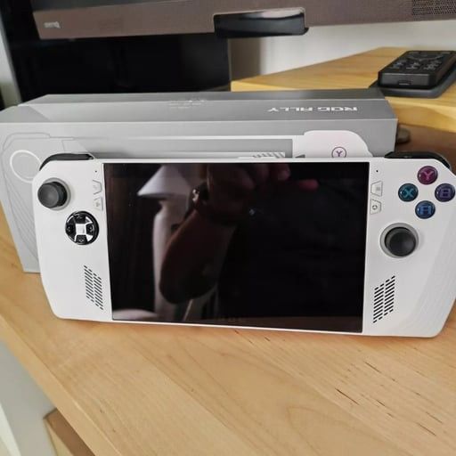 ROG Ally Z1 Extreme 2TB Handheld Console