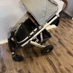 Uppababy vista stroller with rumble seat and attachment gray