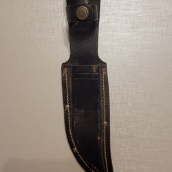 LEATHER KNIFE HOLDER IN GREAT CONDITION