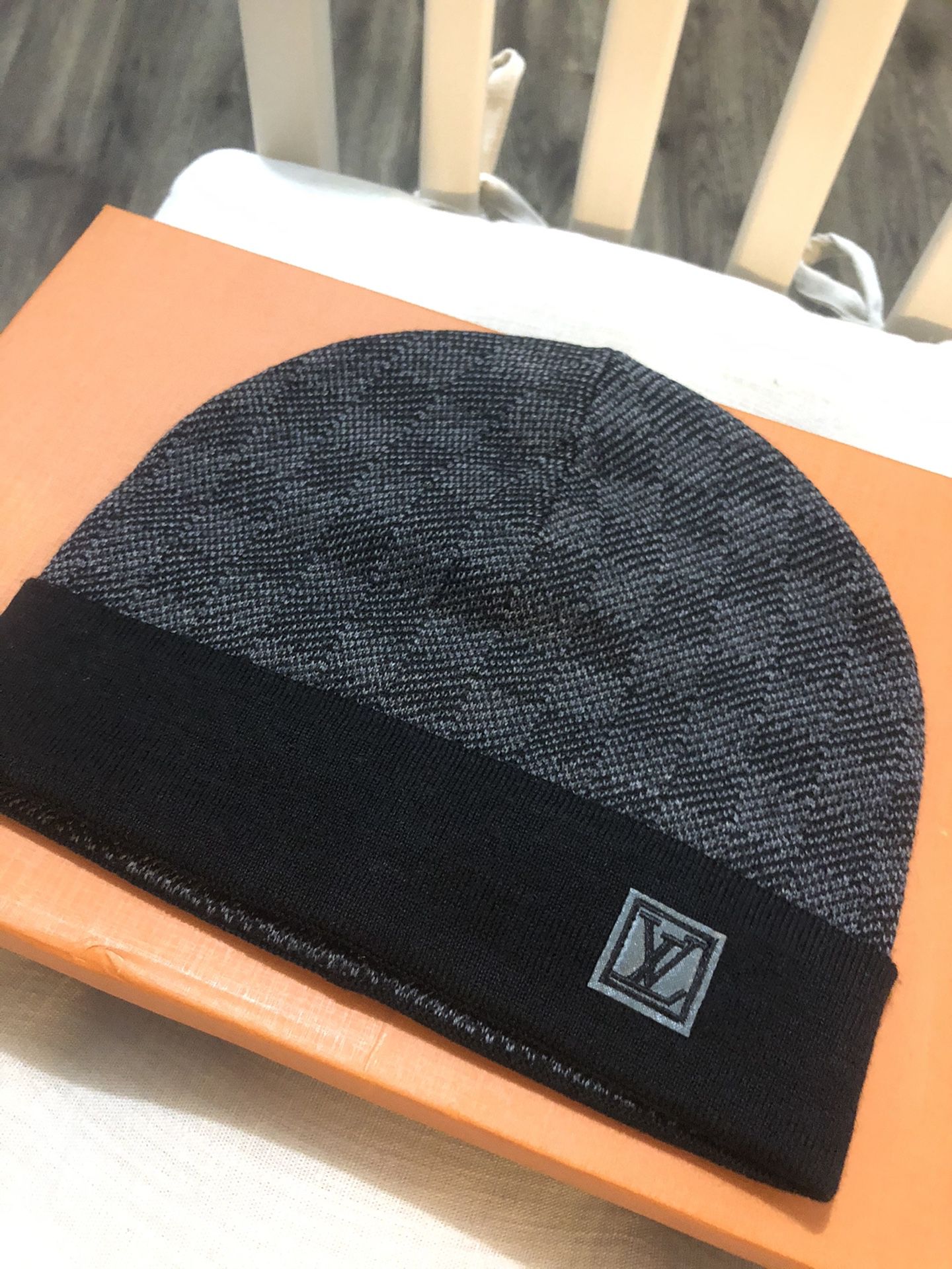 Louis Vuitton hat Damier And Scarf 