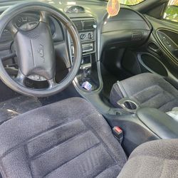 95 ford Mustang white black interior 6 cylinder