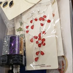 Bulk Jewelry Supplies – HUGE Lot 100K+ Items!