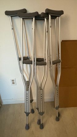 Hospital-grade aluminum crutches