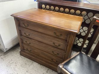 QUALITY SOLID WOOD DRESSER 4 DRAWER 