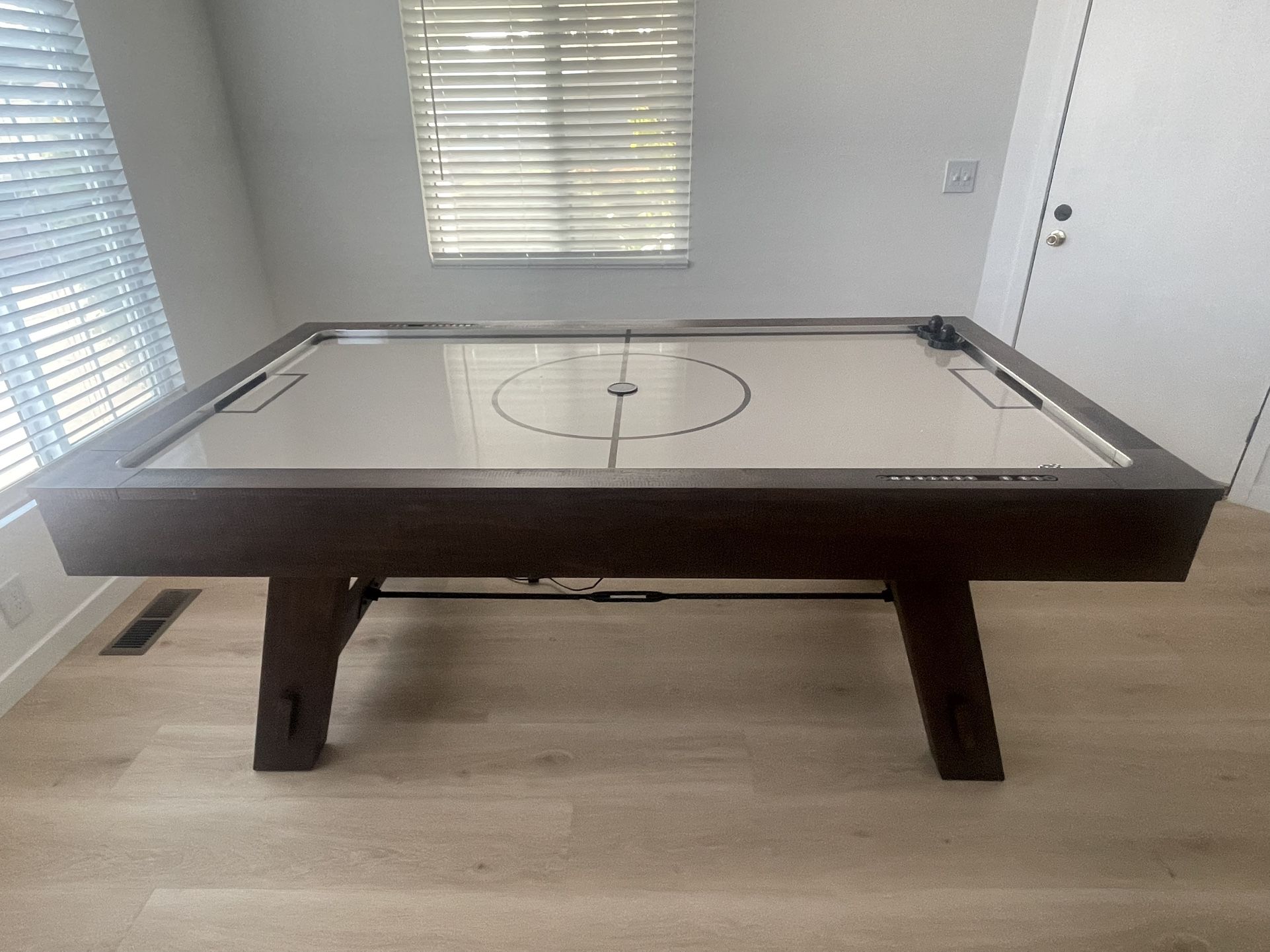 Air Hockey Table