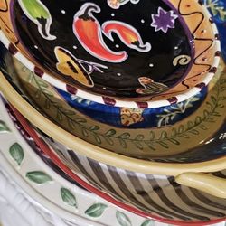 Vintage plates different sizes price between 15-20$