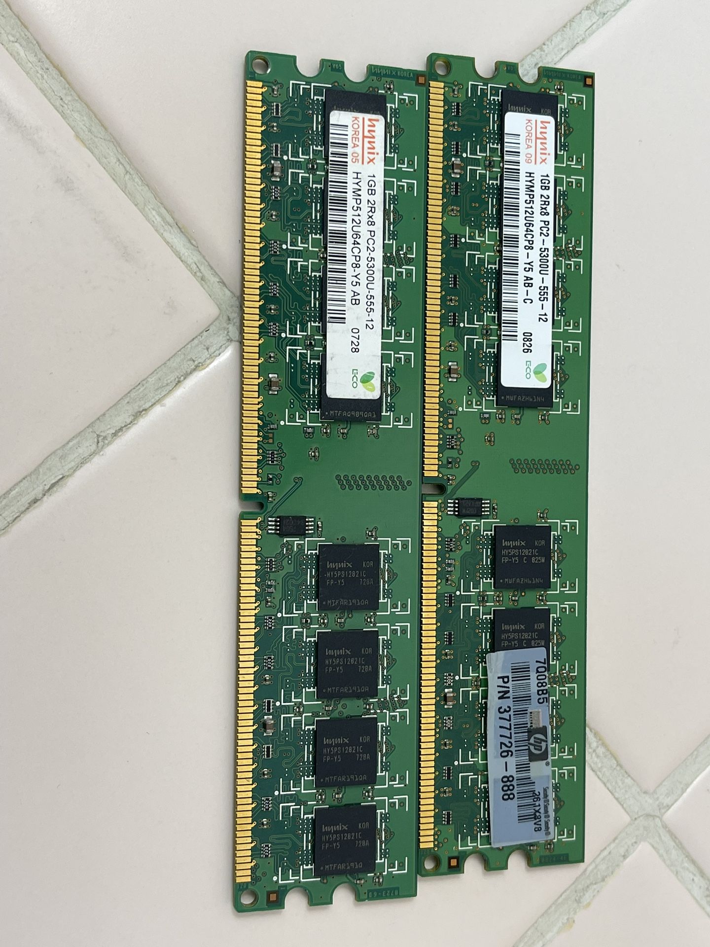 Hynix 1GB HYMP112S64CP6-Y5 AB PC2-5300S-555-12