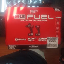 Milwaukee Combo Kit Impact Drill And Hammer Drill/Driver