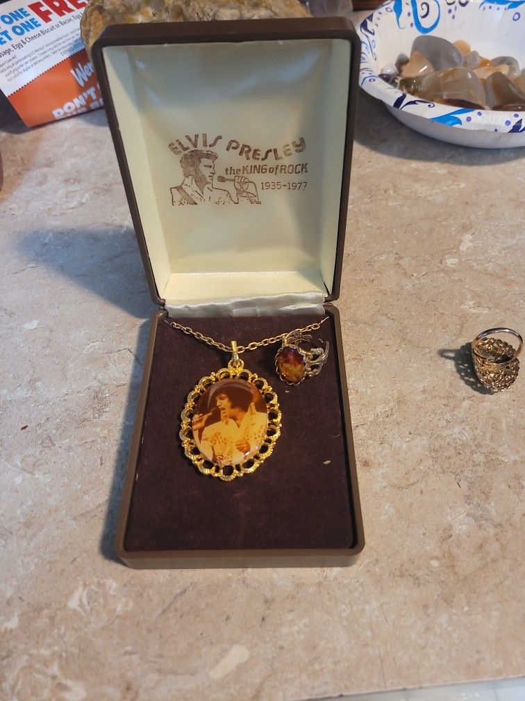 ELVIS PRESLEY PENDANT & RING SET