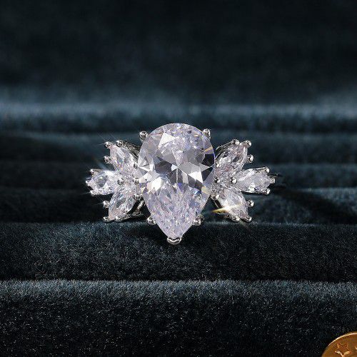 "Beautiful Water Drop With Leaf Crystal Pure CZ Silver Pear Wedding Ring, K800
 
  