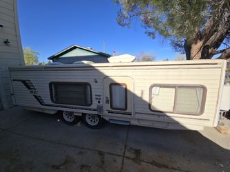 1989 Hi-lo camper model 22