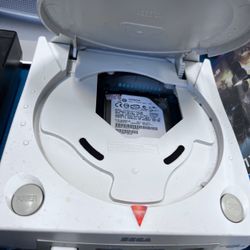 Sega Dreamcast w/ Games