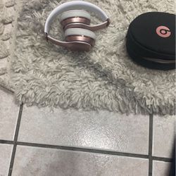 Beats Solo Rose Gold