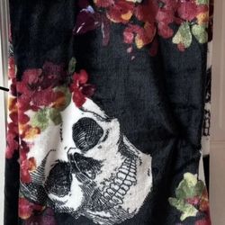 NWT RARE Cynthia Rowley Curious Halloween Skull Roses Blanket Plush Throw NEW