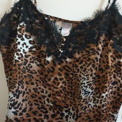 Leopard Top XL New /Blusa LEOPARDA XL Nueva