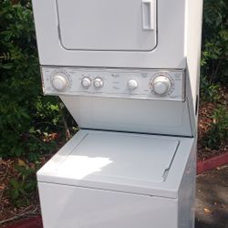 Whirlpool Stackable Washer and dryer