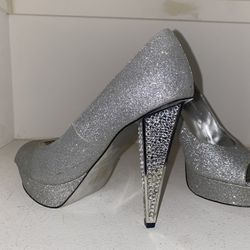 Silver Sparkly, Open Toe. Very Unusual Geometric Heel , brand Bebe