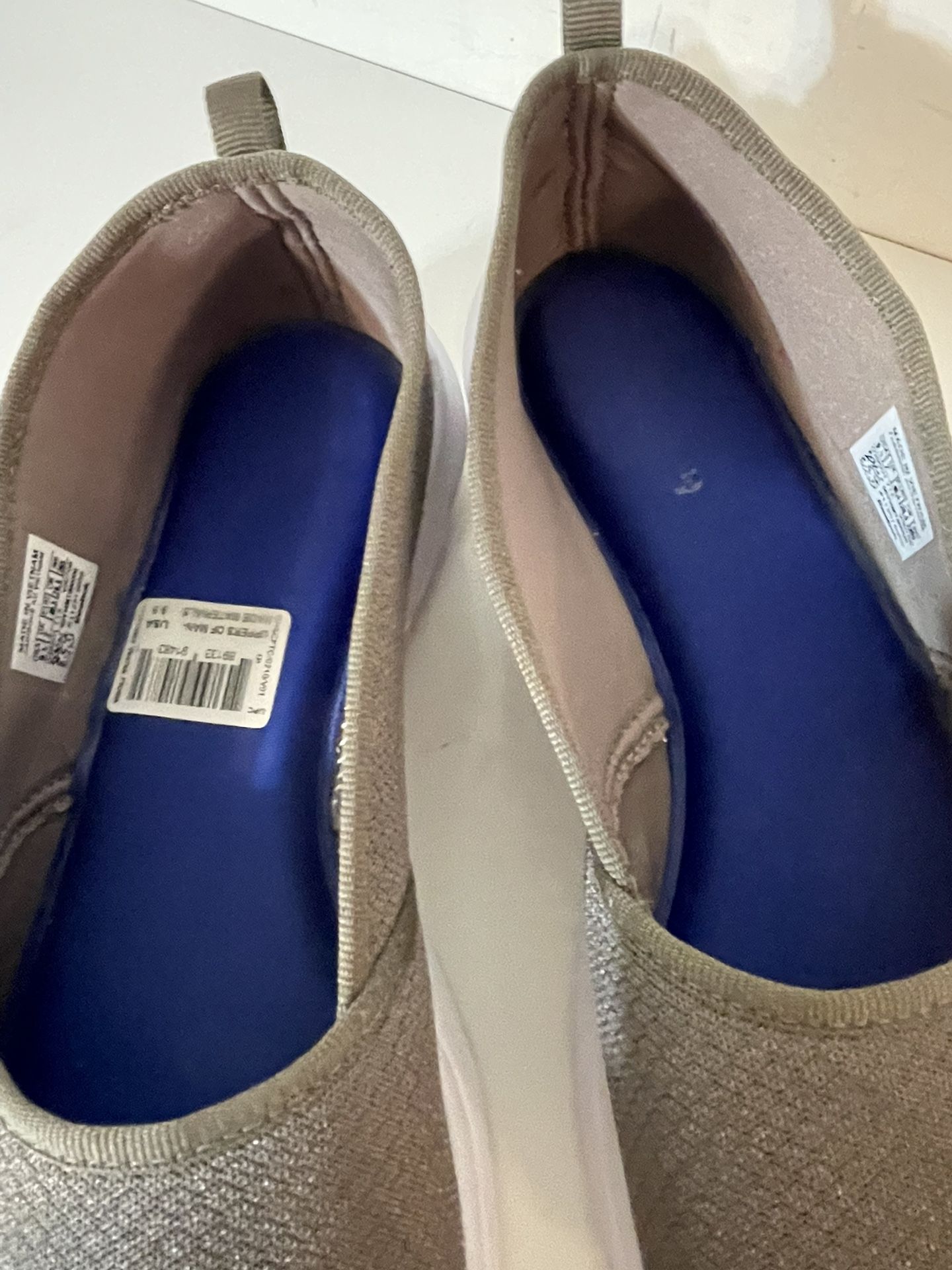 Reebok Slip Ons Very Nice Size In Pics