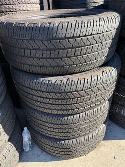 265/60r18 Goodyear tires en excelentes condiciones de vida las 4