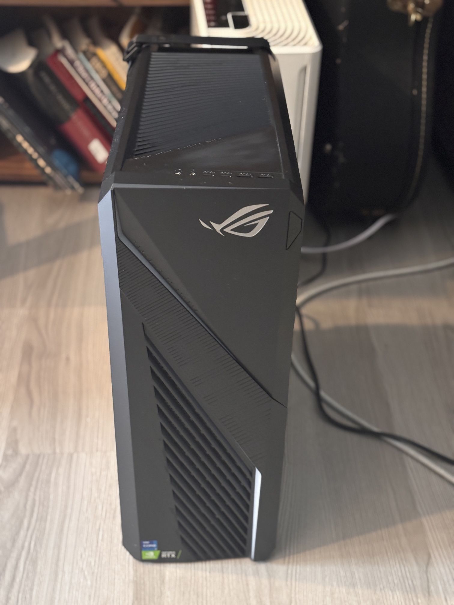 ASUS - ROG Gaming Desktop - Intel Core i7-13700KF - 32GB Memory - NVIDIA GeForce RTX 4060 Ti