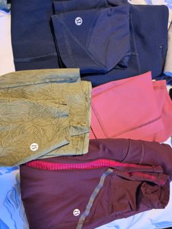 3 Lululemon leggings/1 short
