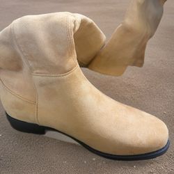 ZBY Saude Boots Size 71/2 New No Box 