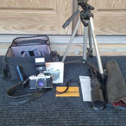 Pentax K1000 Camera With Accessories 