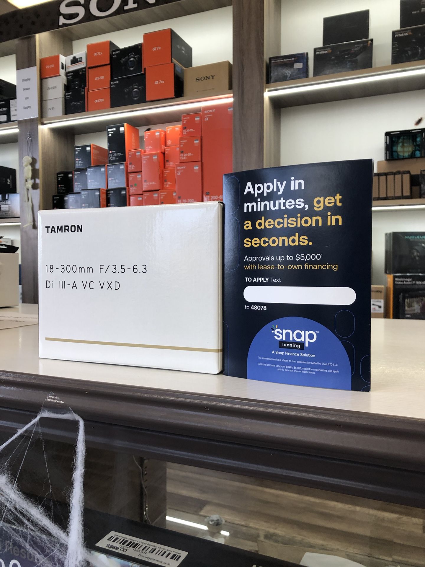 Tamron 18-300mm F3.5-6.3 For Nikon APS-C (Located In Downey, CA)